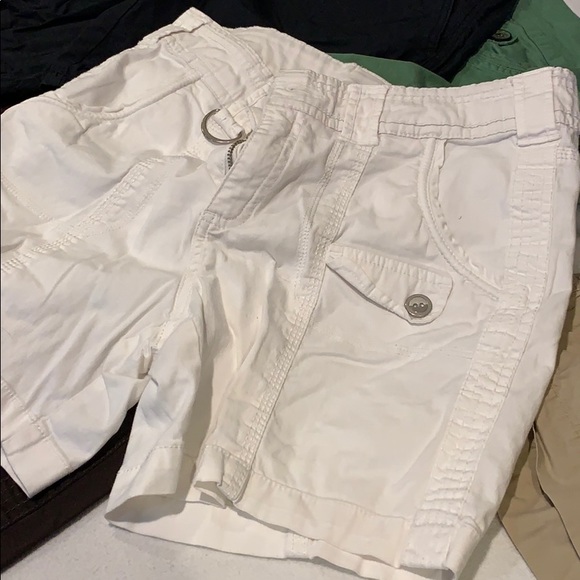 Lot of 5 (Five) Women’s shorts Limited, Gap, etc - Picture 8 of 8